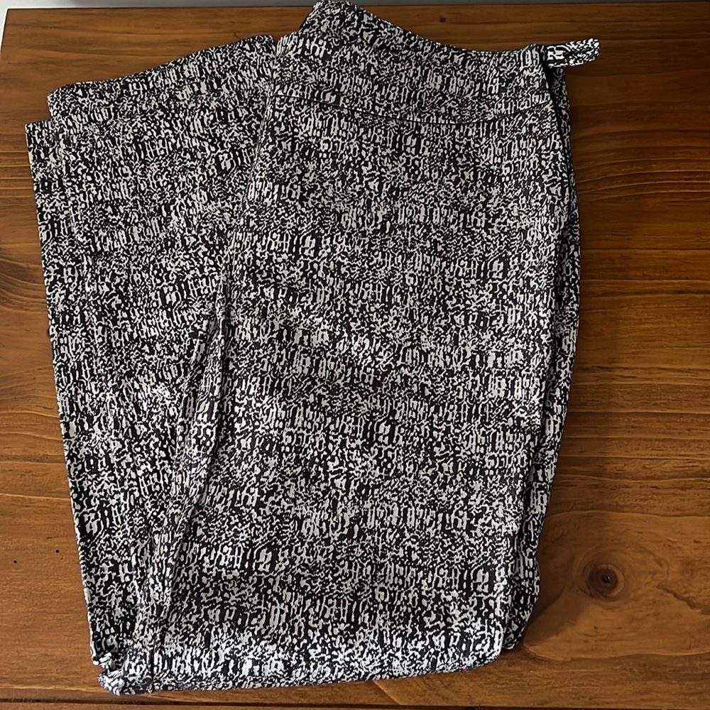 Nic+Zoe Capri size 12
